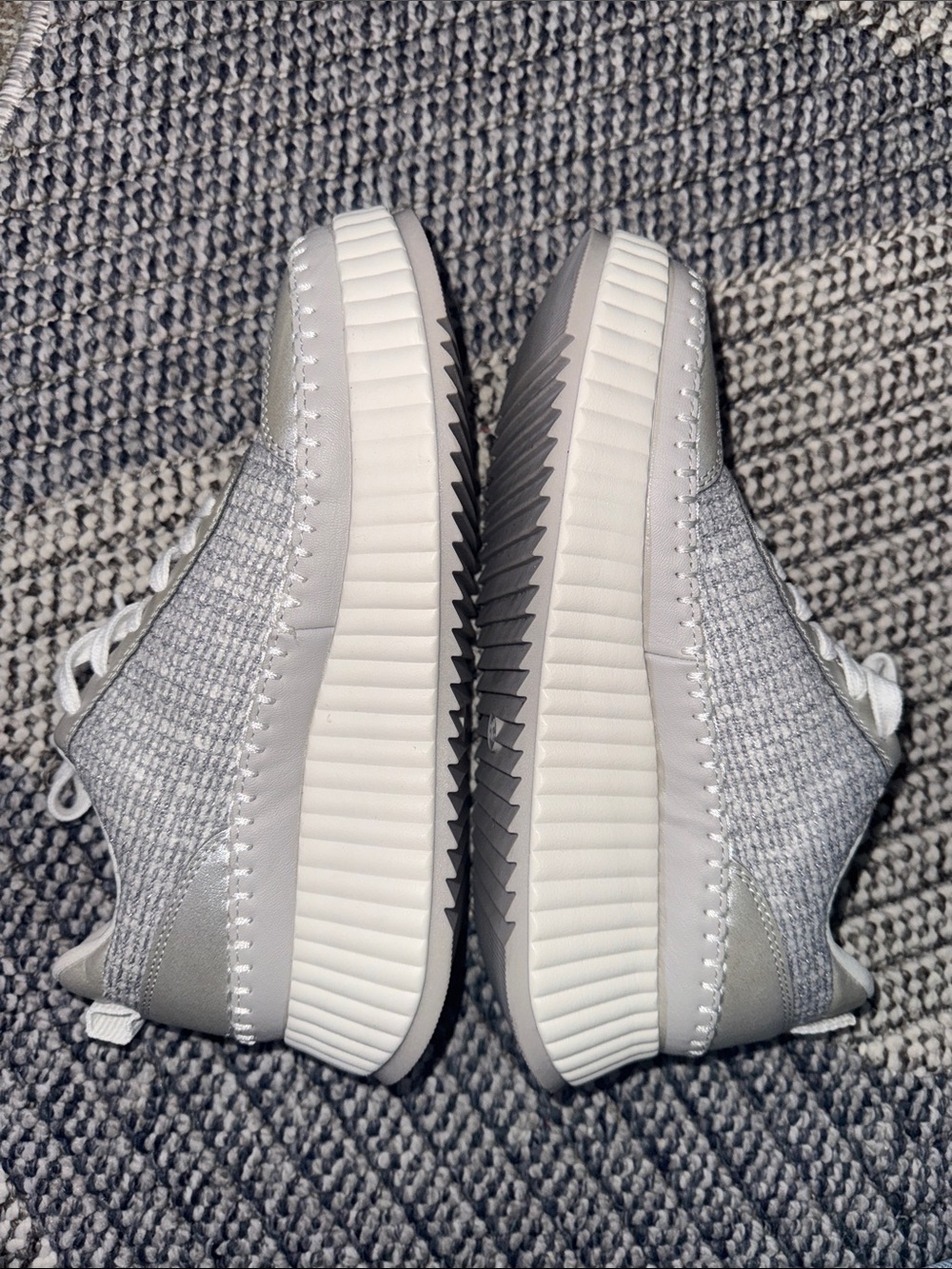 Universal Thread - Persephone White and Silver Tweed Platform Sneaker - 8.5 - Picture 8 of 8